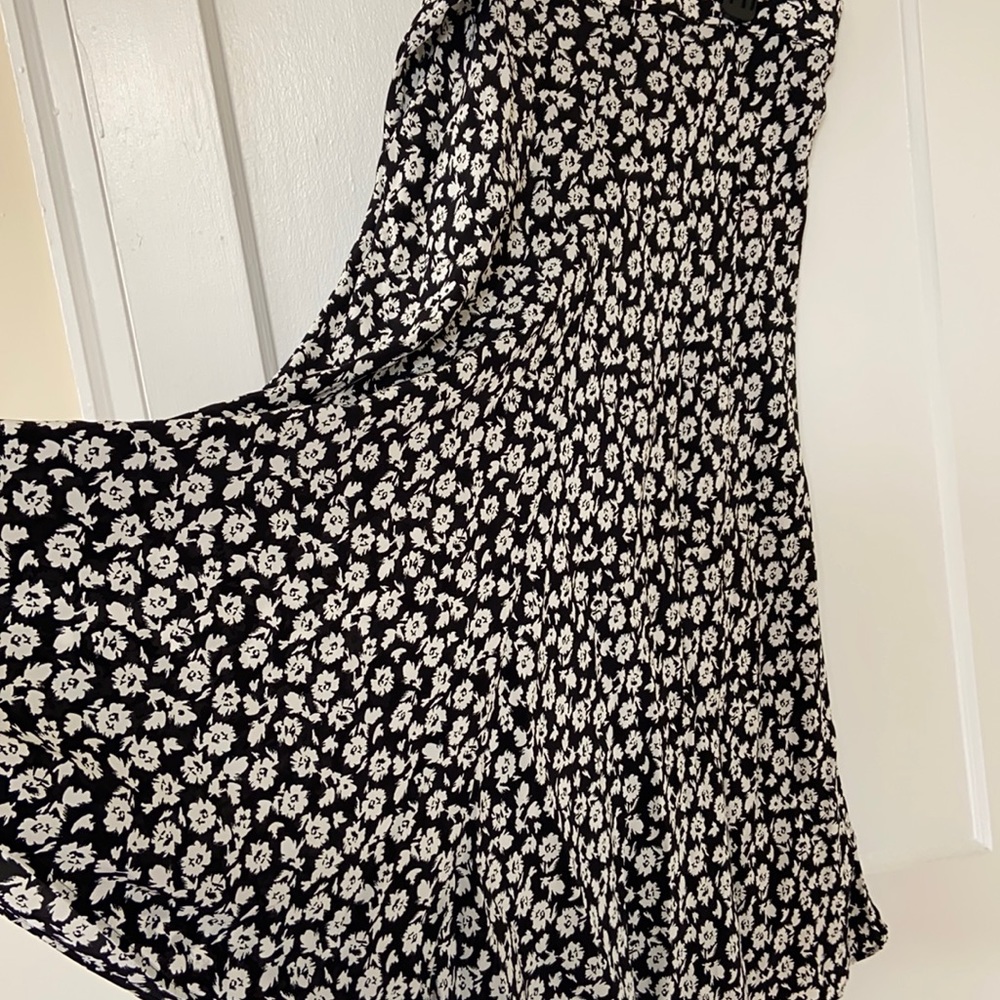 COPY - Floral flouncy black and white Zara skirt